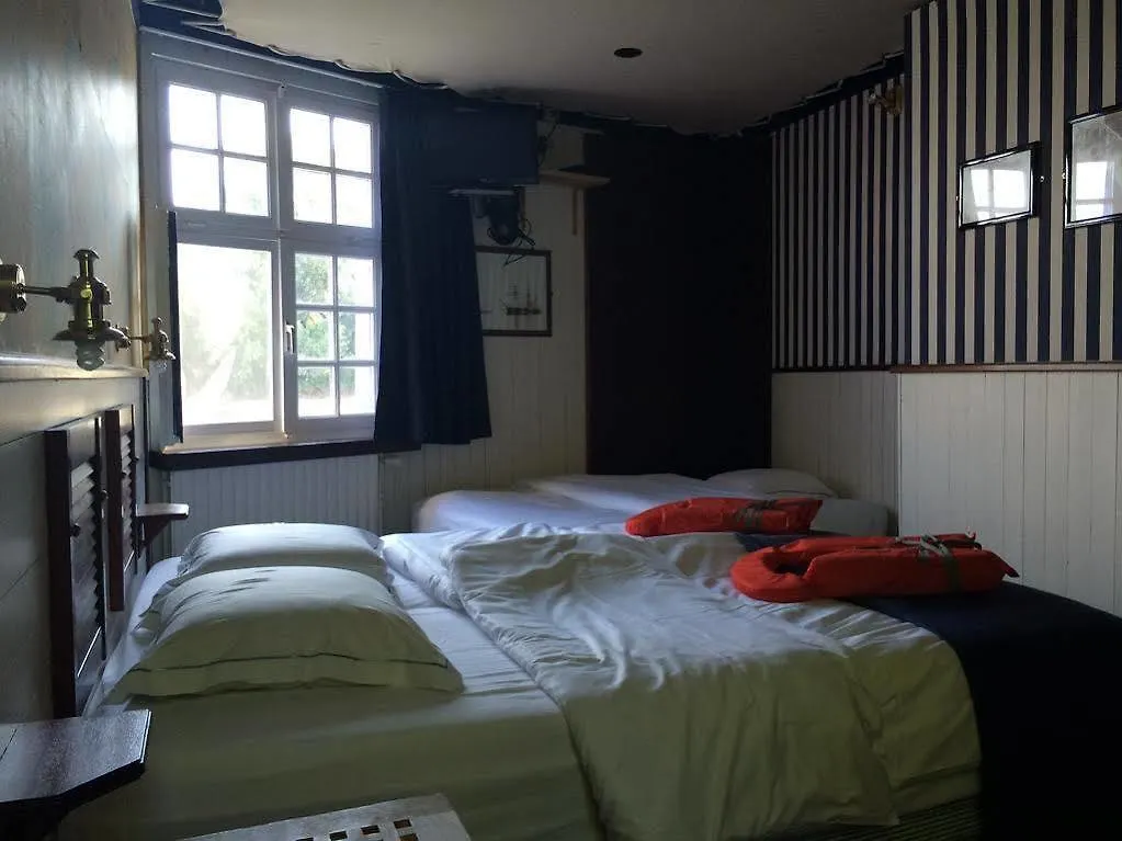 Boat Hotel De Barge Brujas