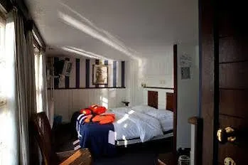 ***  Boat Hotel De Barge Brujas Bélgica