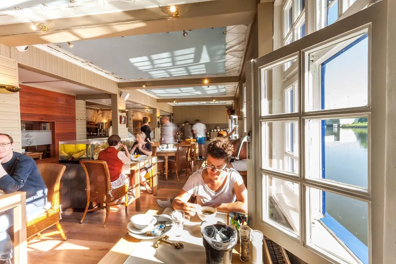 Boat Hotel De Barge Bruges