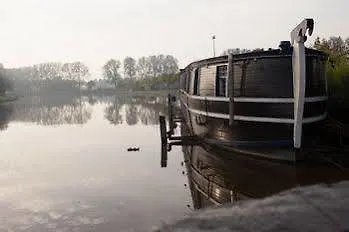 Boat Hotel De Barge Bruges